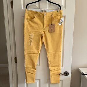 Democracy Yellow Skinny Jeans NWT